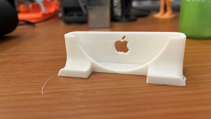 Vertical stand for Iphone13 mini 