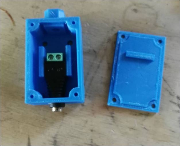 12v plug box