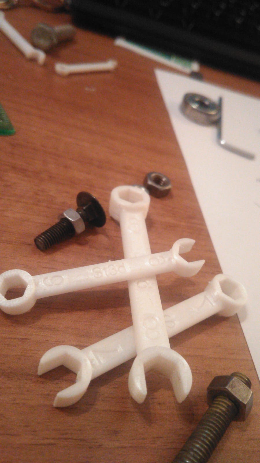 Keys for dice and bolts, from 6 to 10 mm