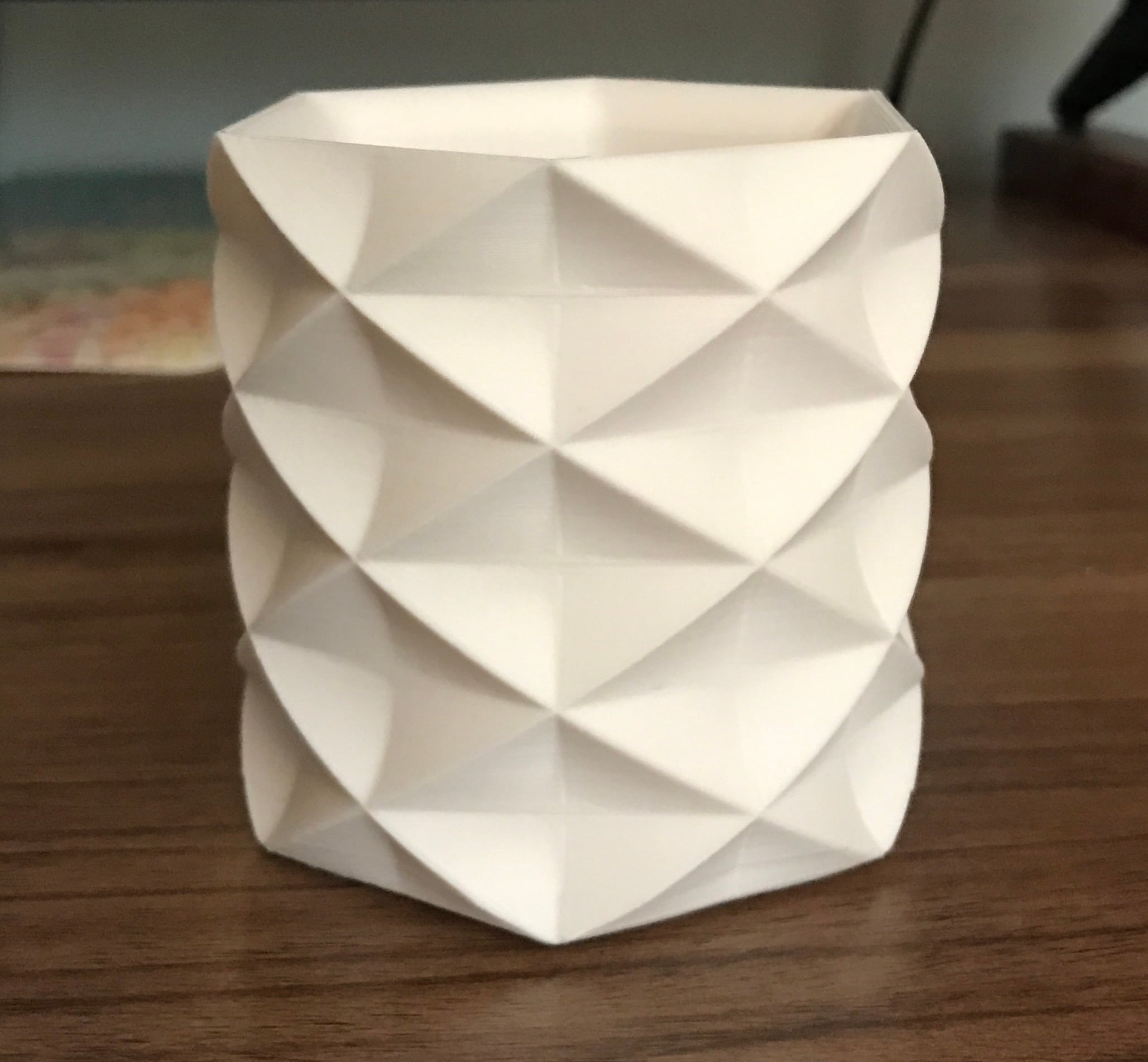 Low Poly Faceted Tumbler Cup