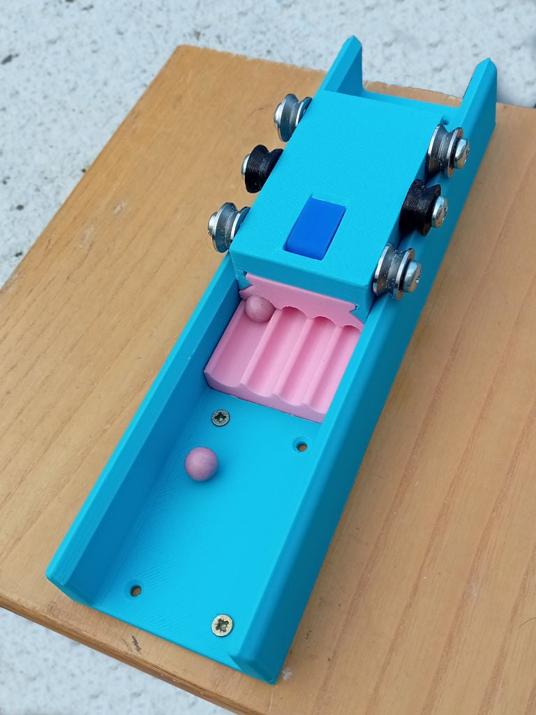 Bead rolling machine