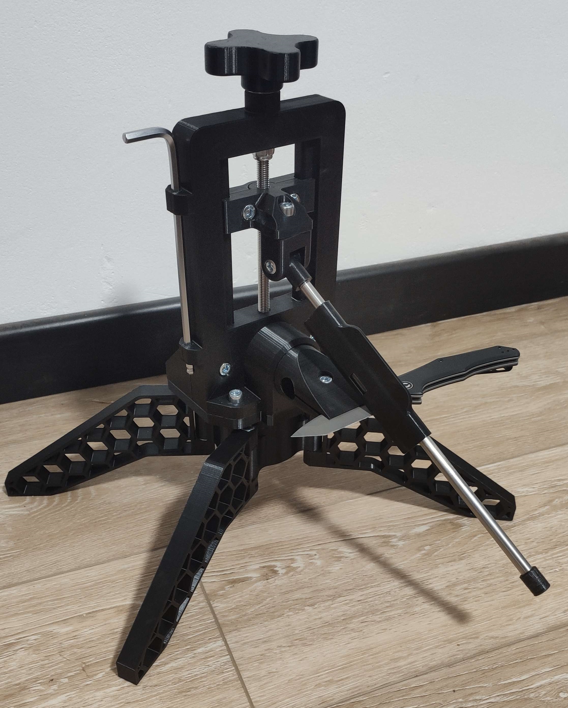 Knife sharpener