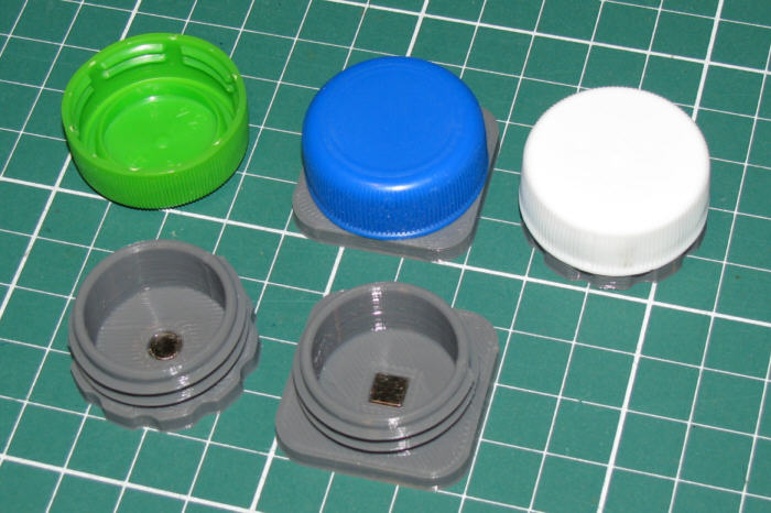 Container (PET thread) w/magnet for tiny screws