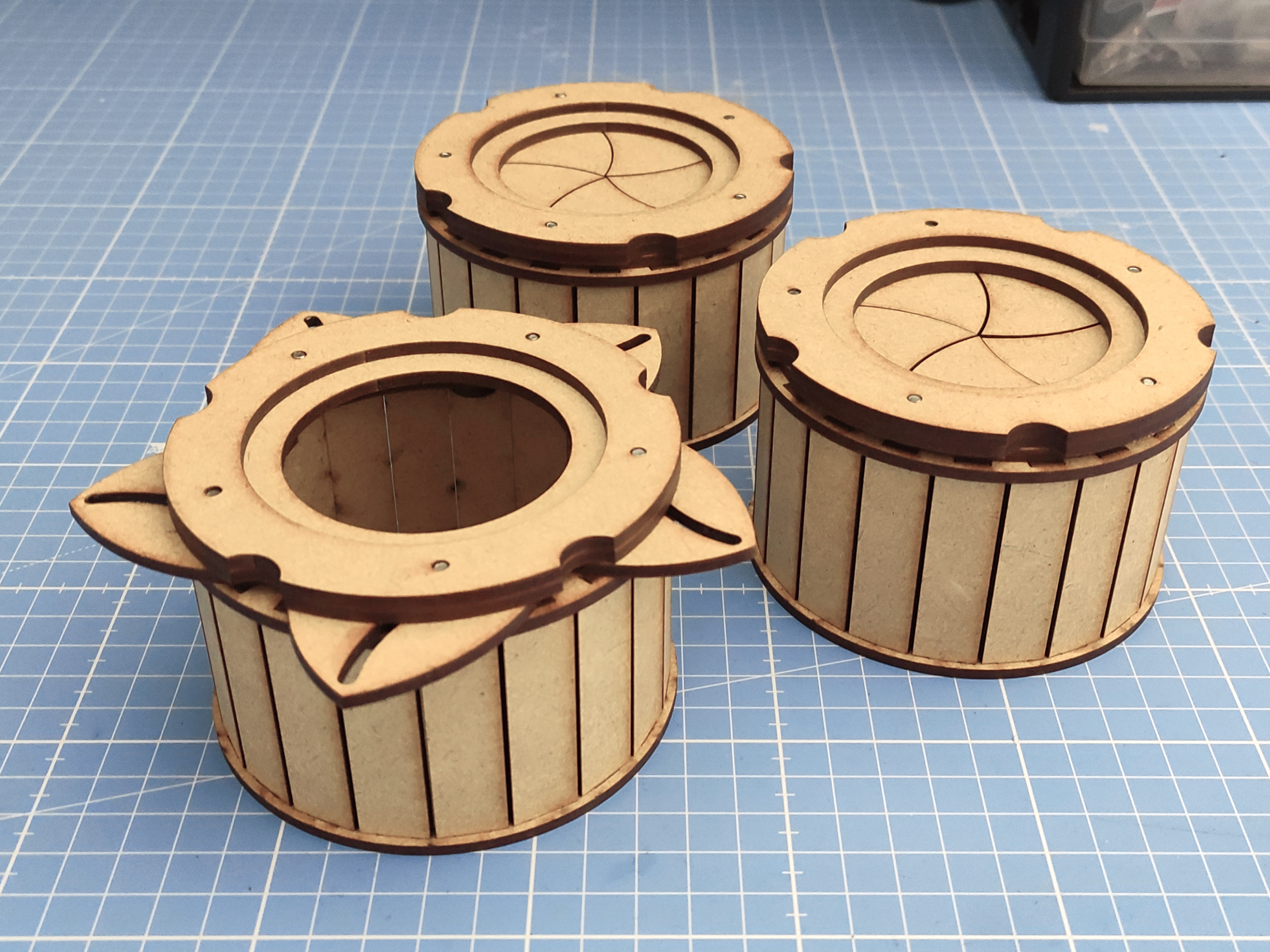 Lasercut iris box V2 - various sizes