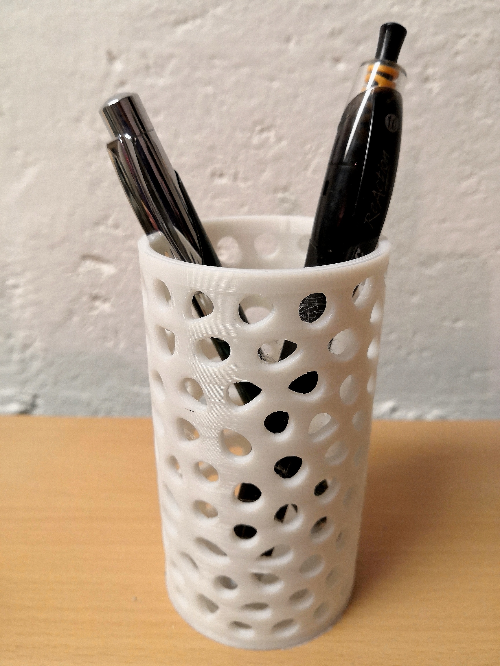 voronoi pen holder