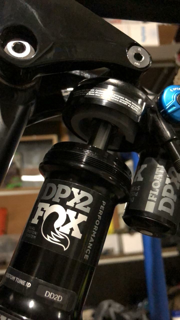 Fox Float DPX2 volume spacer
