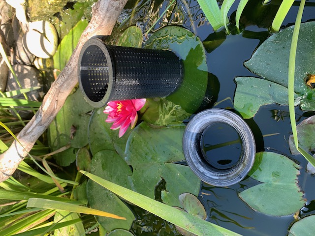 Floating fish pond skimmer