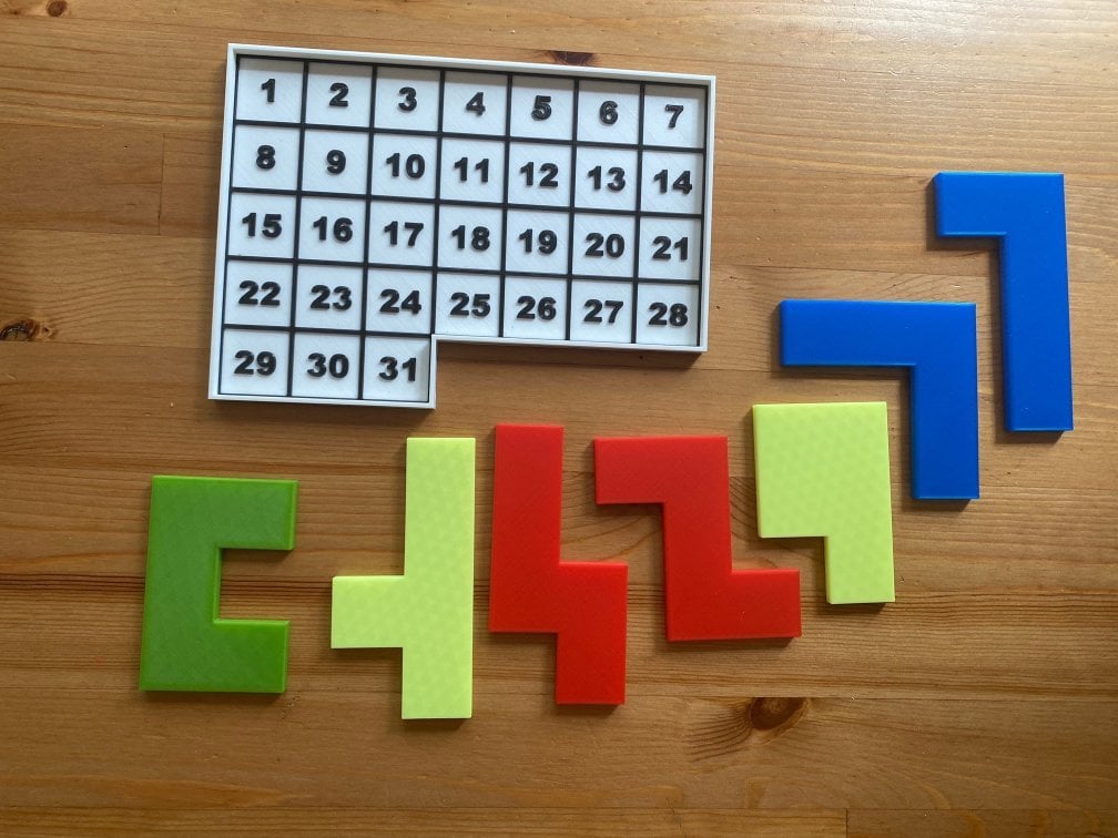 Brain game - Calendar puzzle