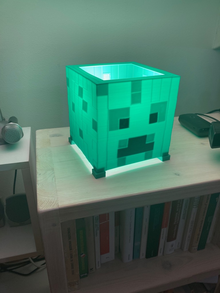 Creeper Minecraft Lamp
