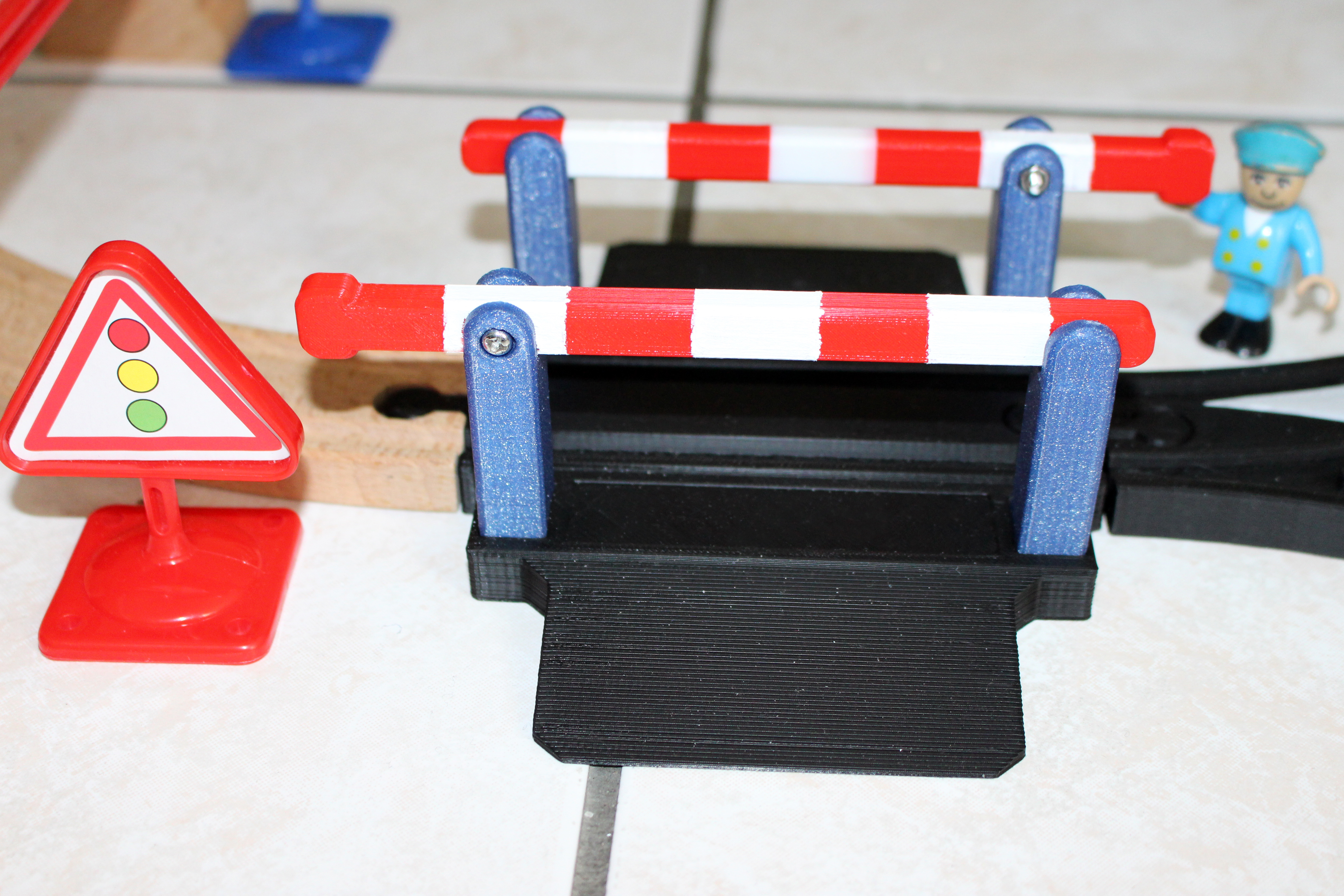 brio railroad crossing