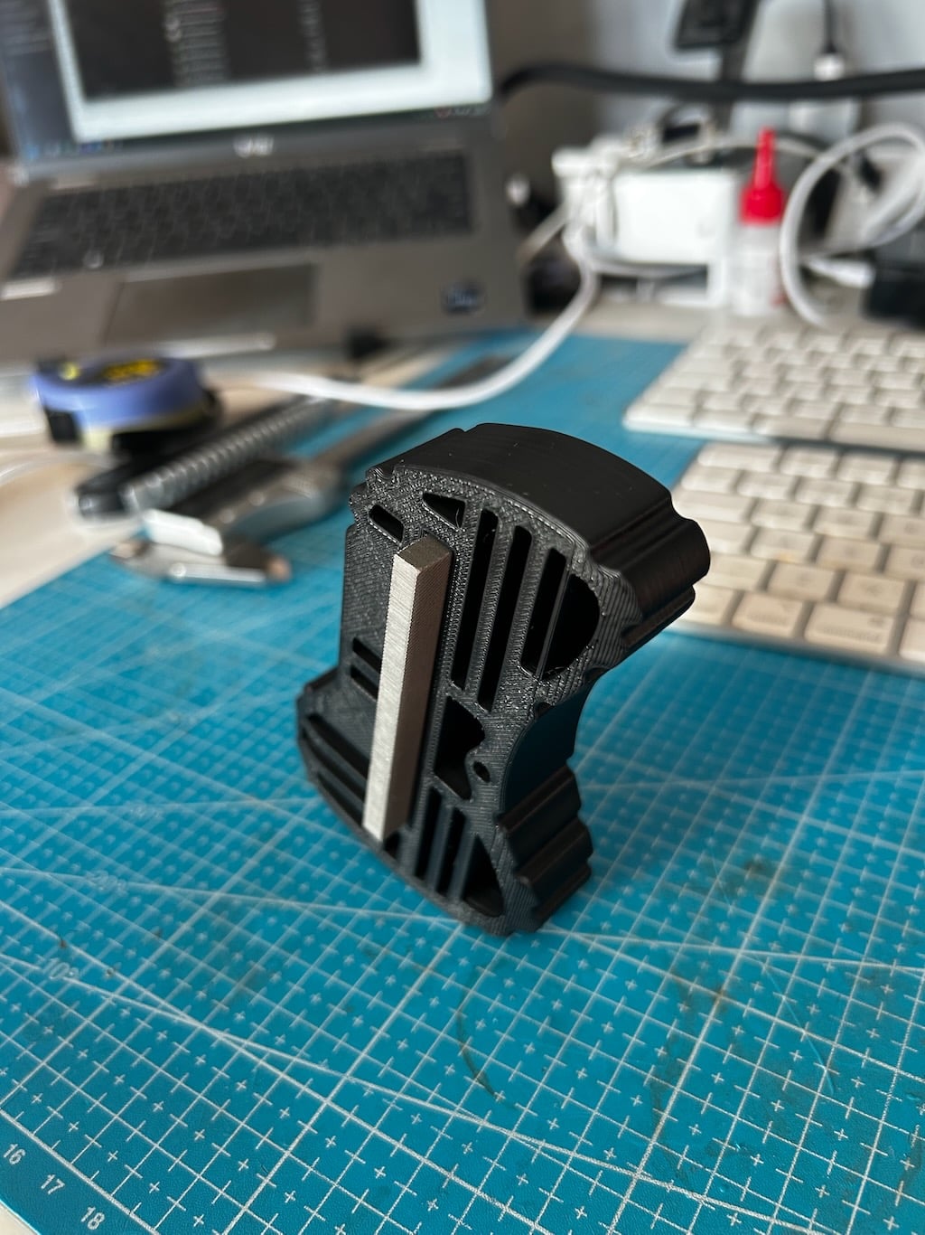 Snowboard edge tune tool