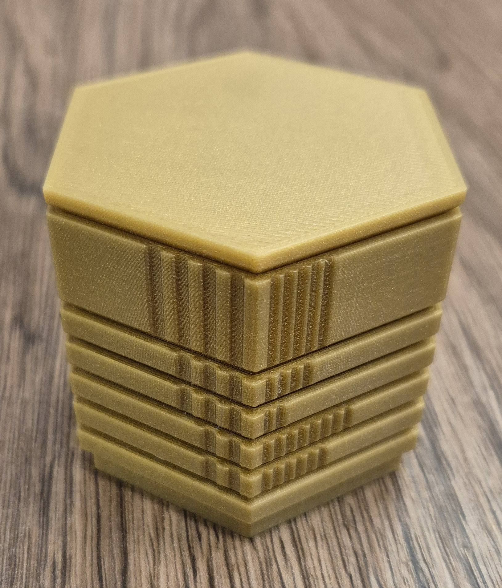 Hexagonal Pocket Bead Sieve Set – Stackable with Lid and Precision Size Markings