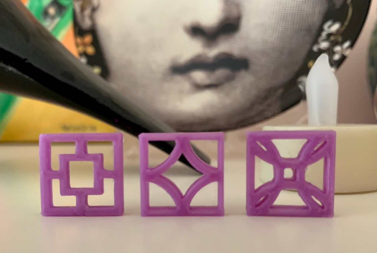 Tiny breeze blocks with pendant plate