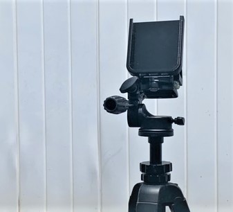 iPhone Xr Holder for Quick Release Base Tripod
