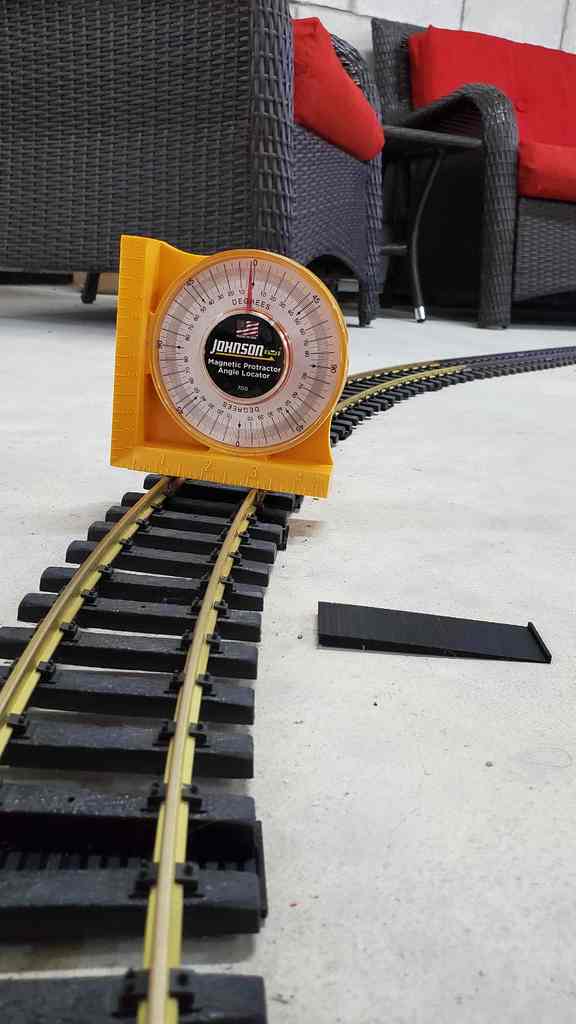 G scale track tilt ramp