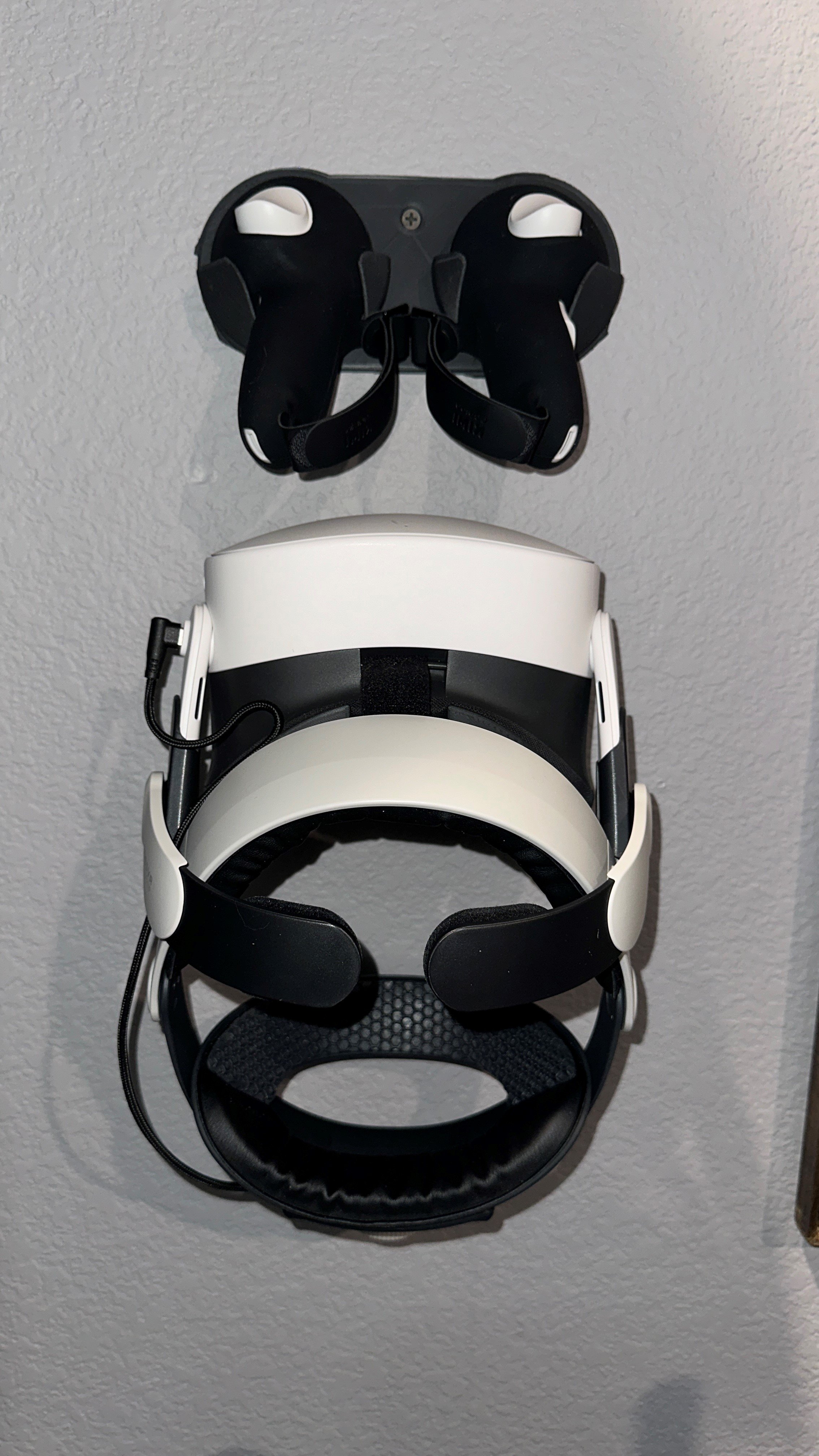 10P6's Meta Quest 3 Wall Mount - Separated, No supports