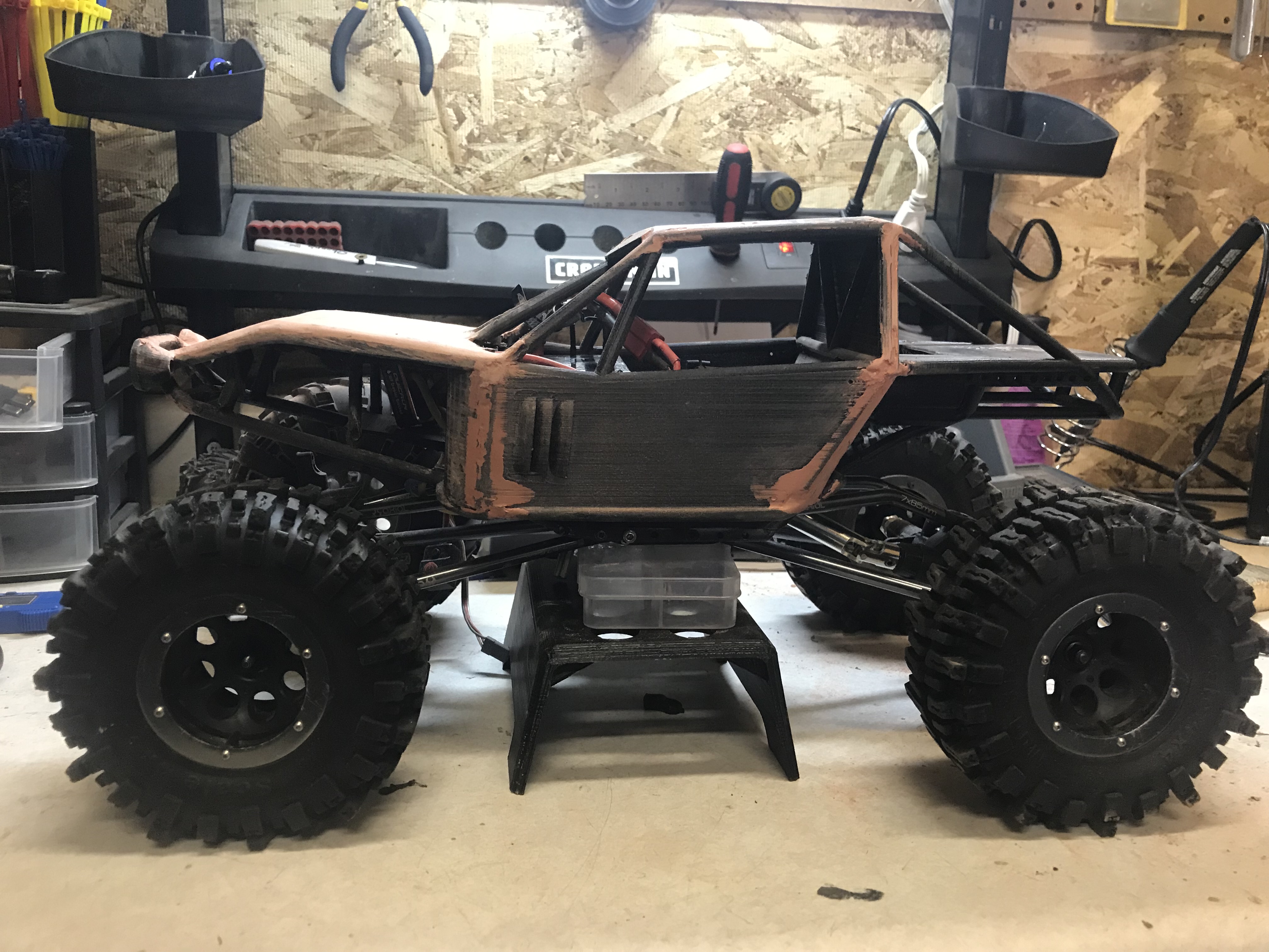 Scx10 bomber cage/body