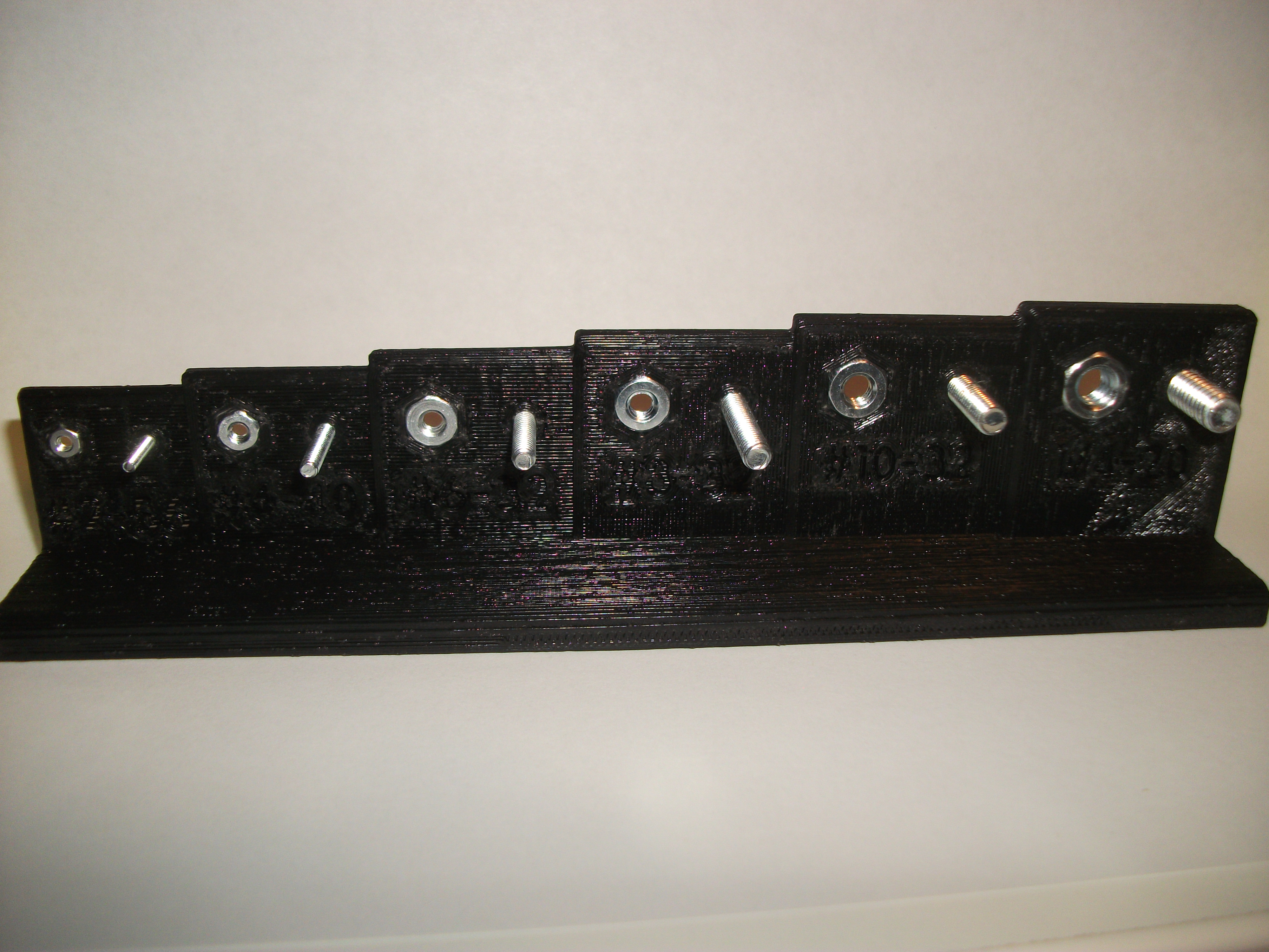 Screw & Nut Reference for Small Standard Sizes