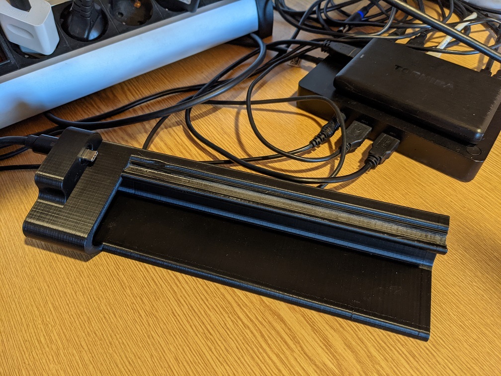 Lenovo Thinkpad E495 (E490) Stand, works with DELL WD15 Dock