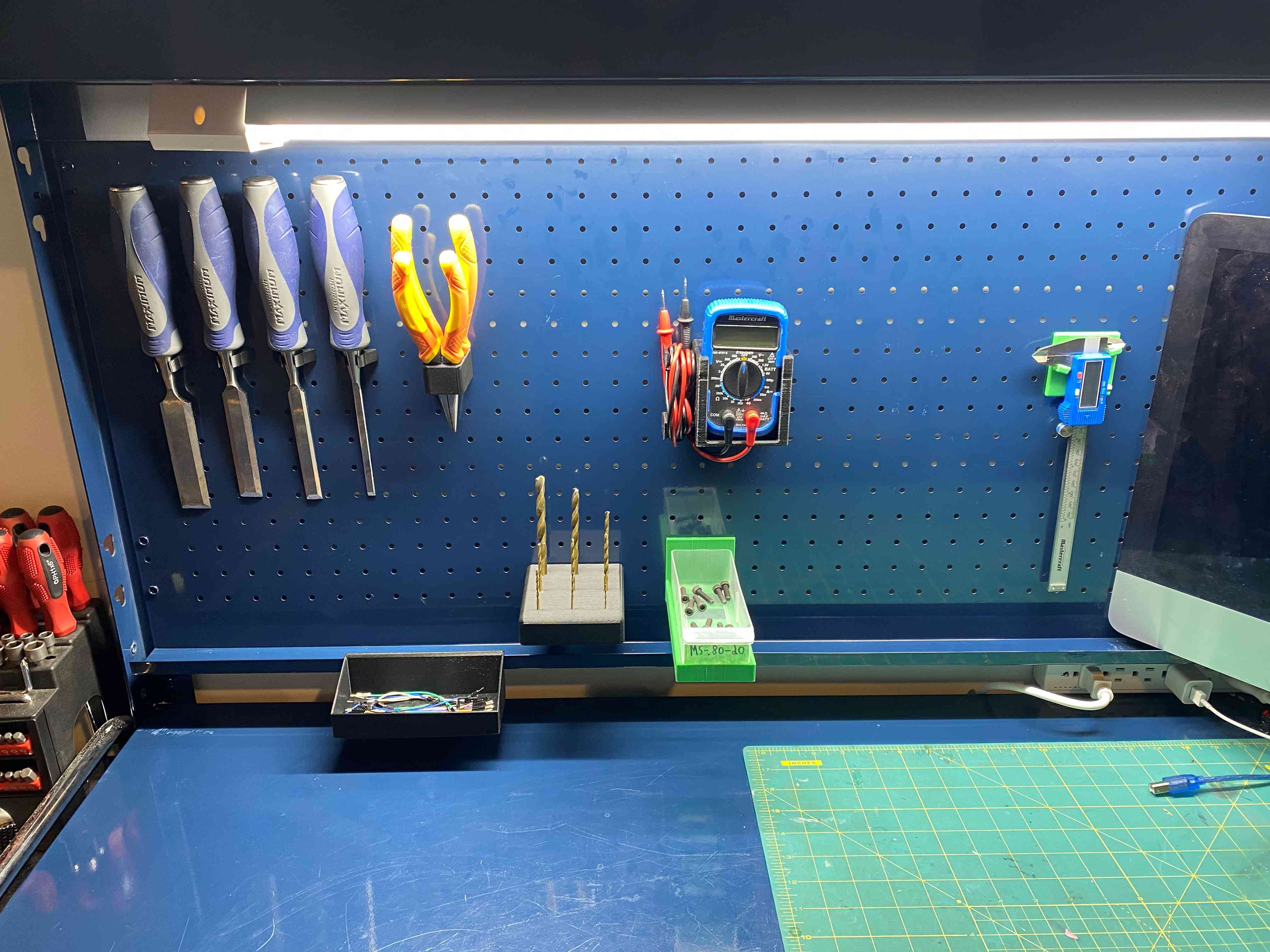 3/16in pegboard mounts collection