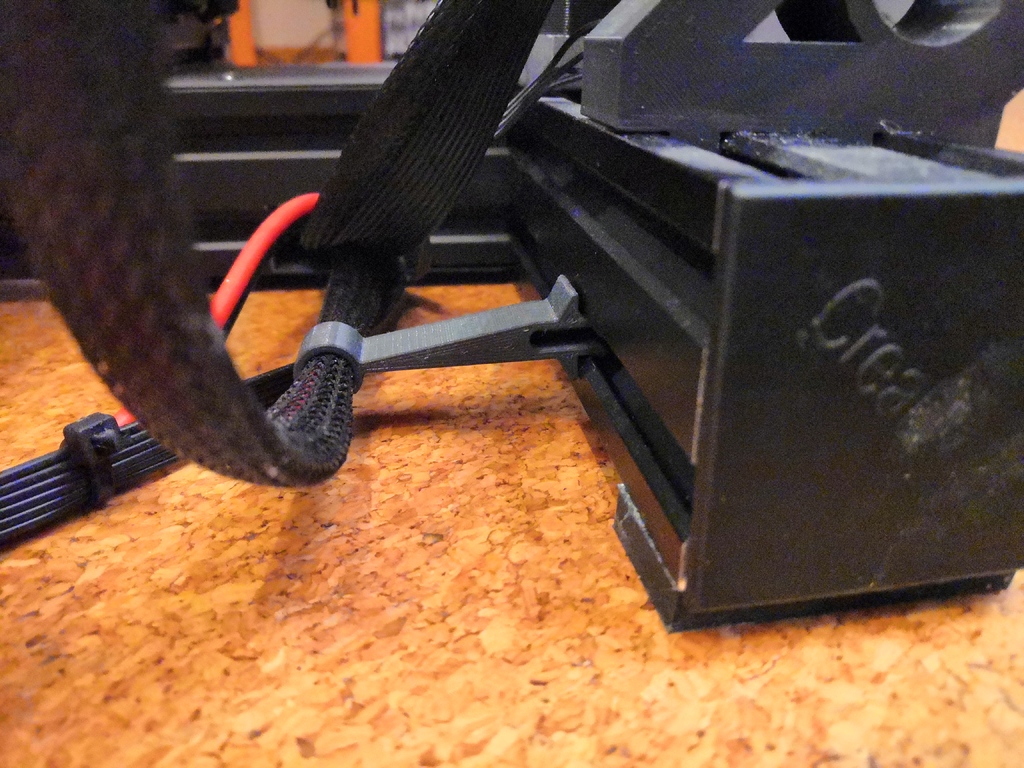 Ender 3 / Pro Cableholder for Heated Bed