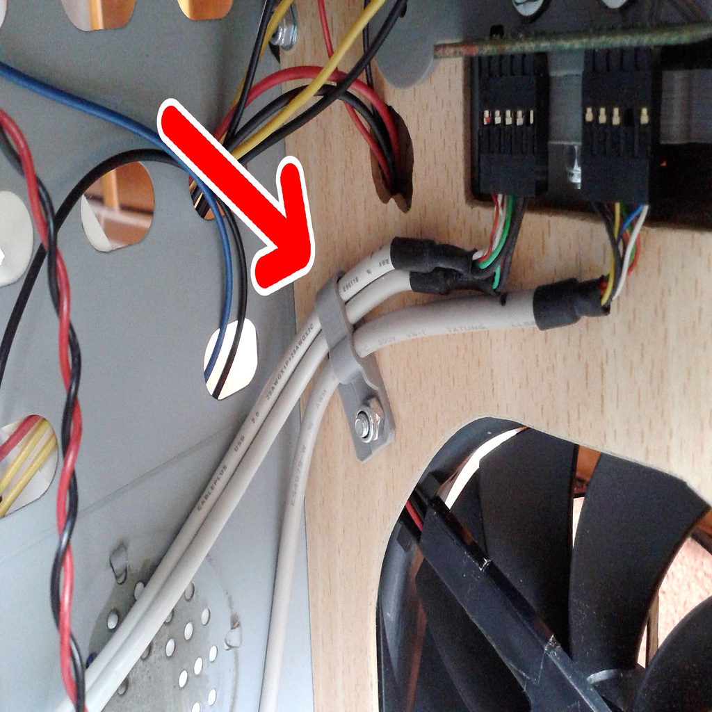 Sujeta cables USB y audio del frontal PC