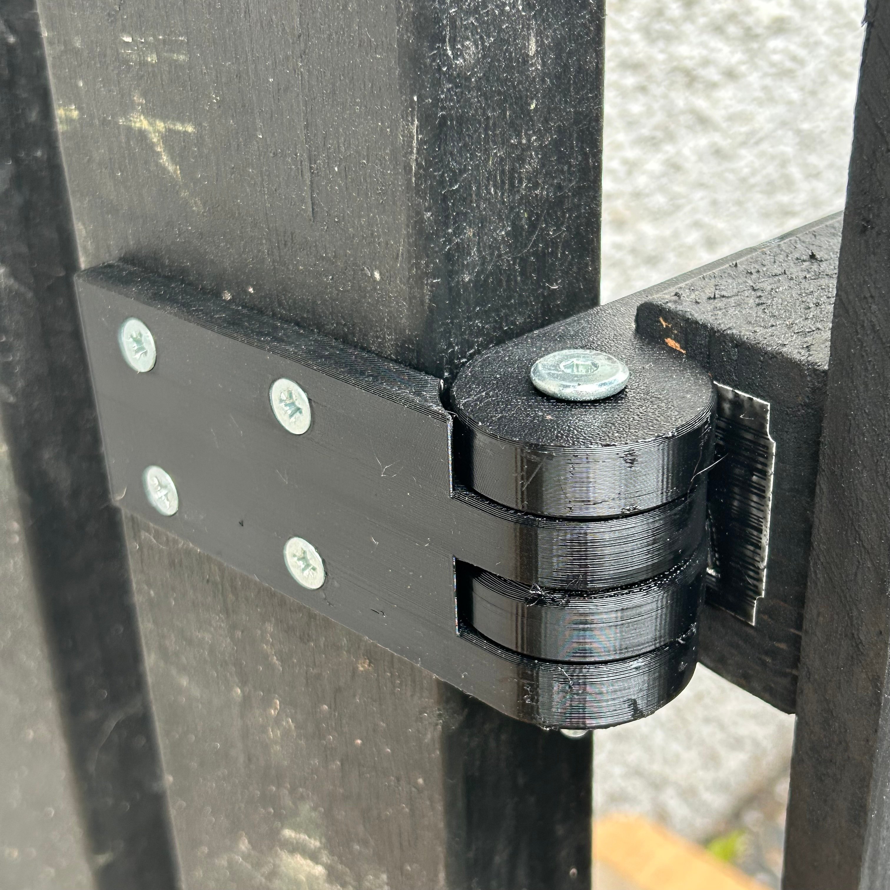 Gate hinges