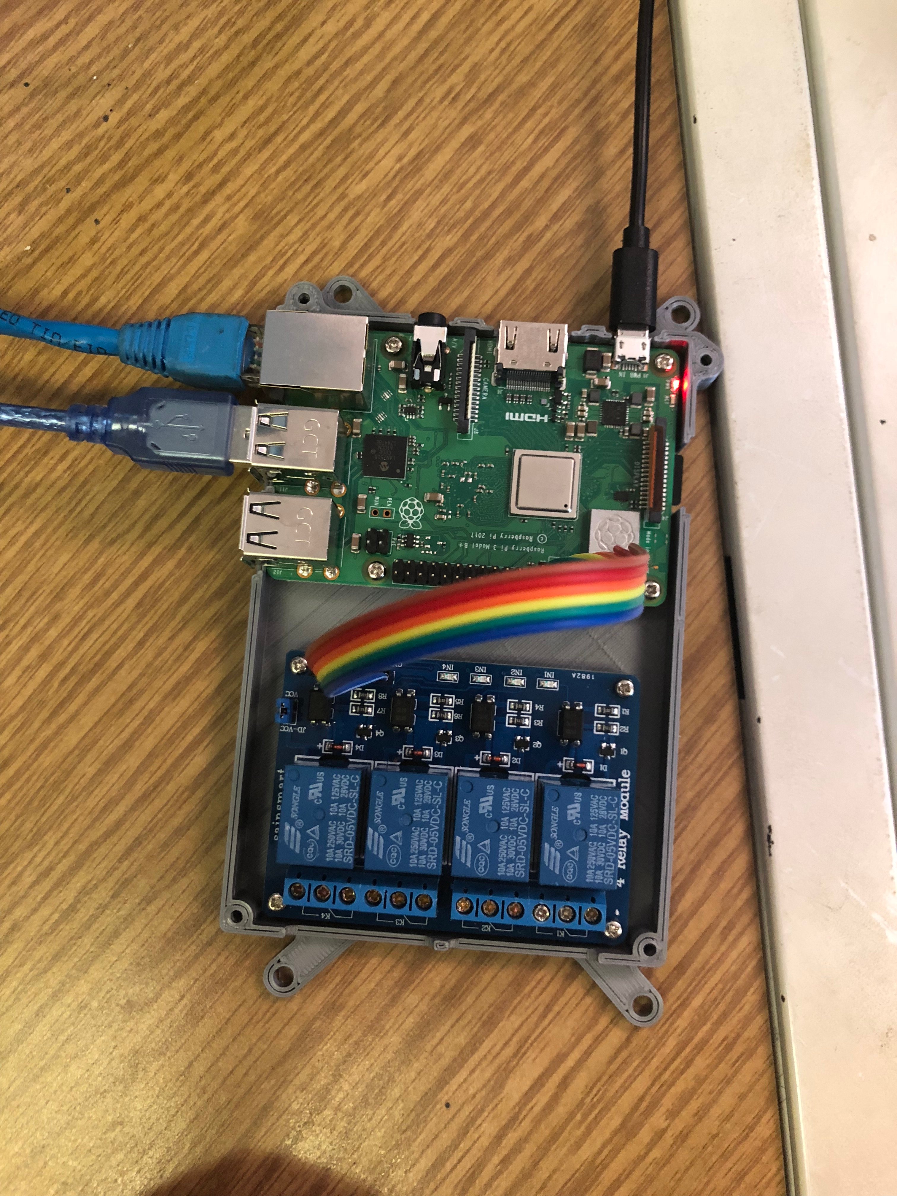 Raspberry Pi 3 B/B+ and 4CH Relay case