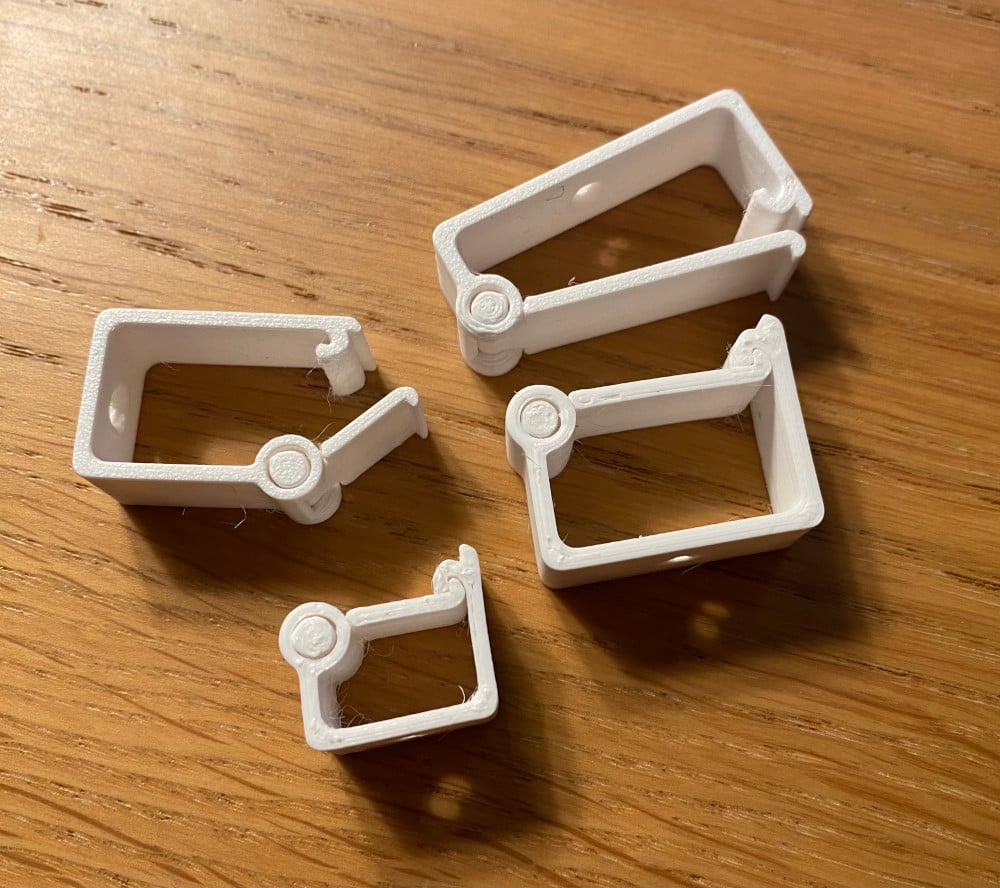 Strong cable clip
