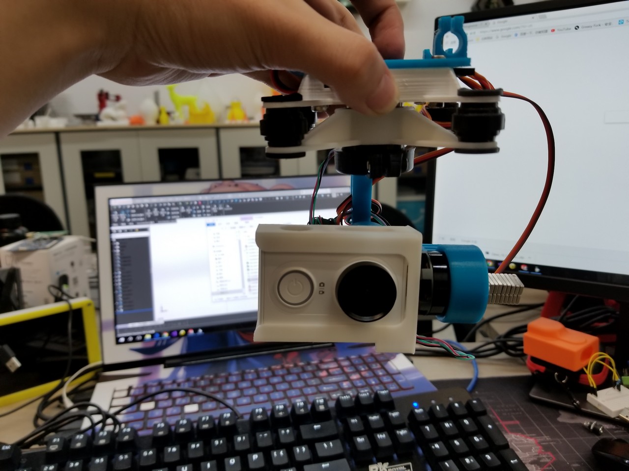 Three-axis gimbal with storm32
