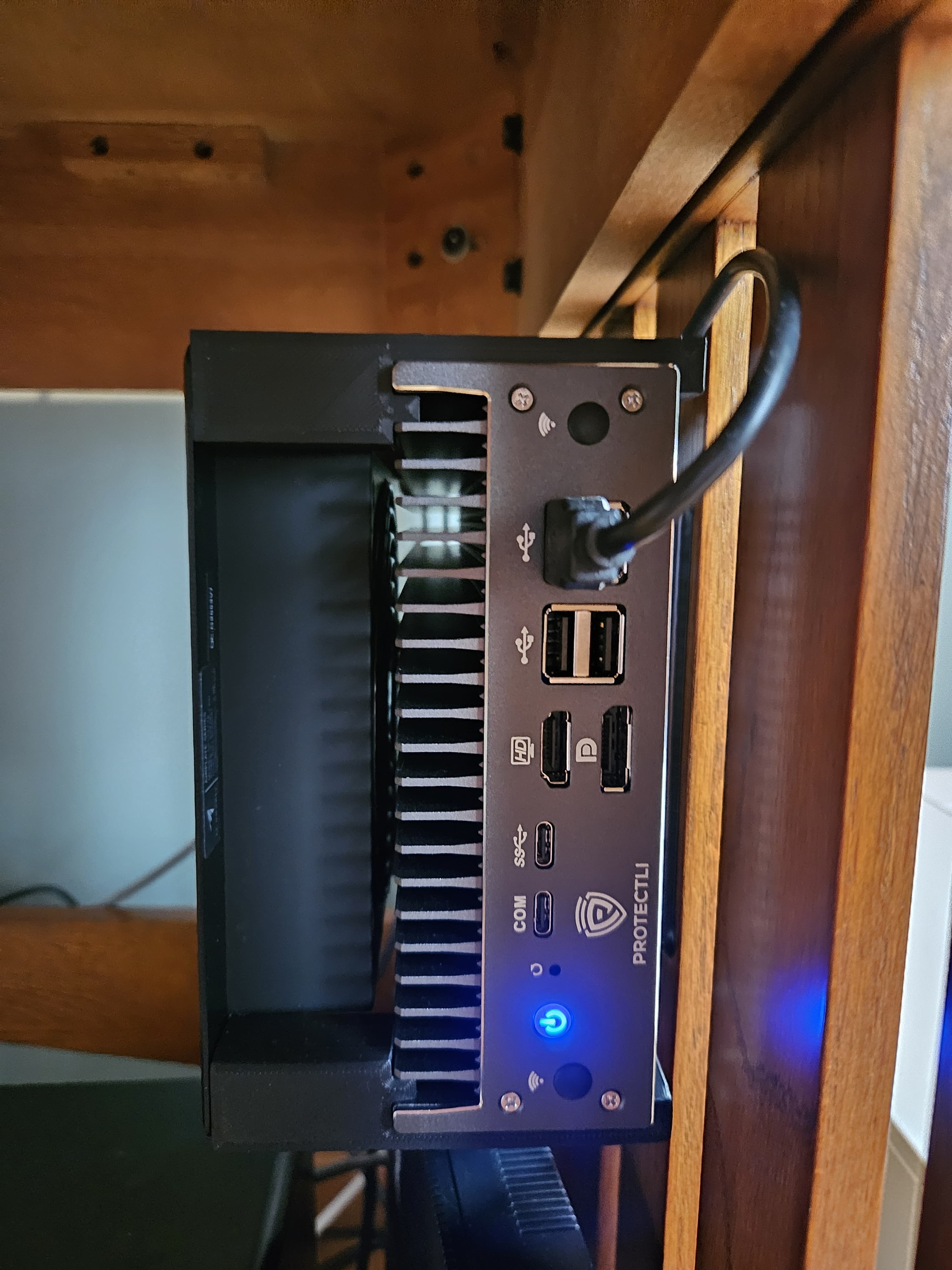 AC Infinity AIRPLATE T3, Quiet Cabinet Cooling Fan 6" with Temperature Controller mount for Protectli Vault Pro VP2440