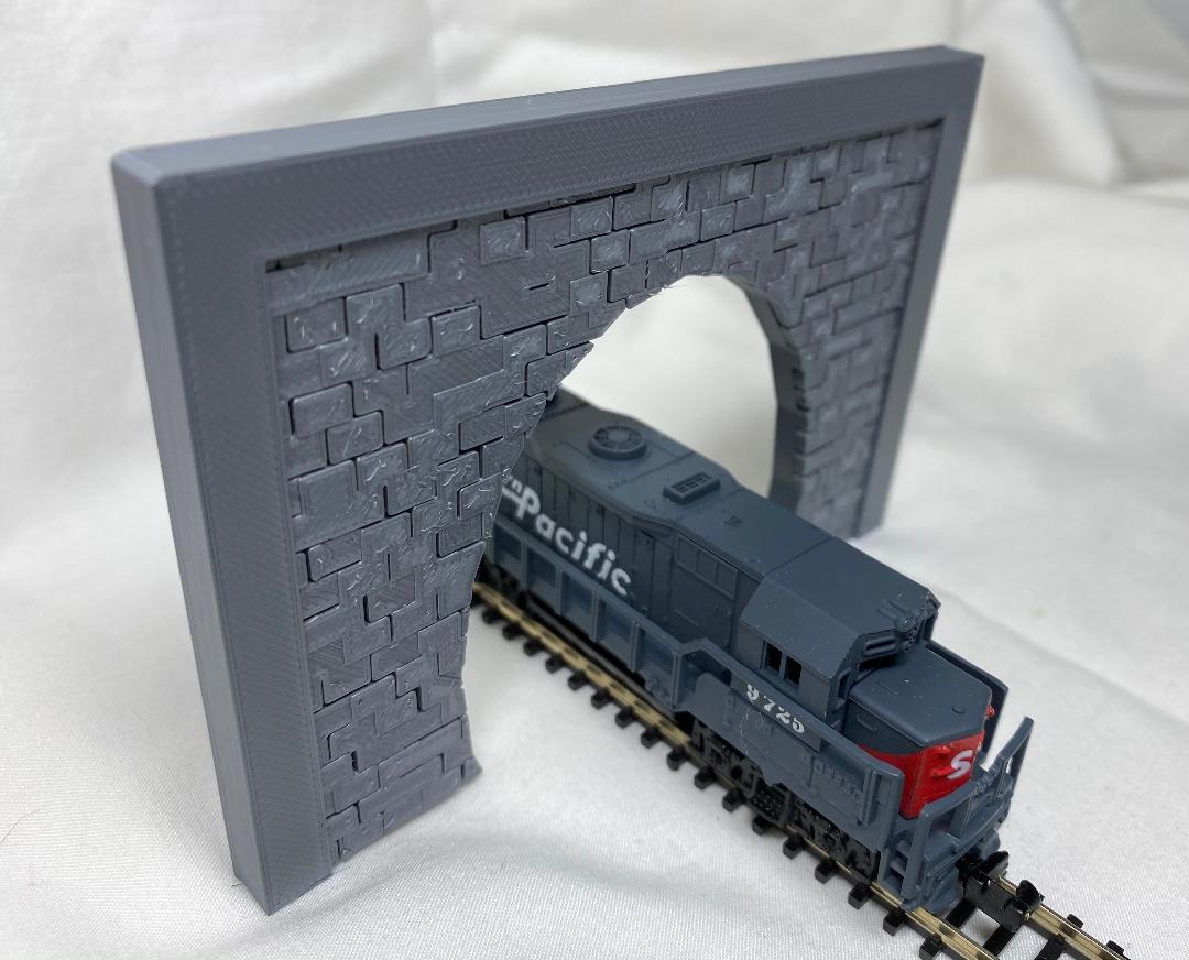 N Scale Brick Tunnel Portal (4-Piece Set)