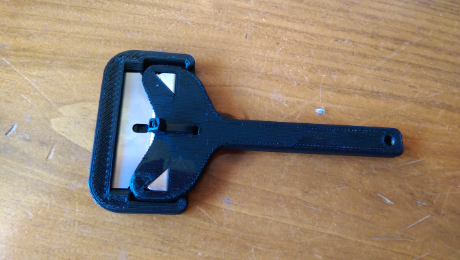 Razor Blade Handle w/ Zip-Tie Slot