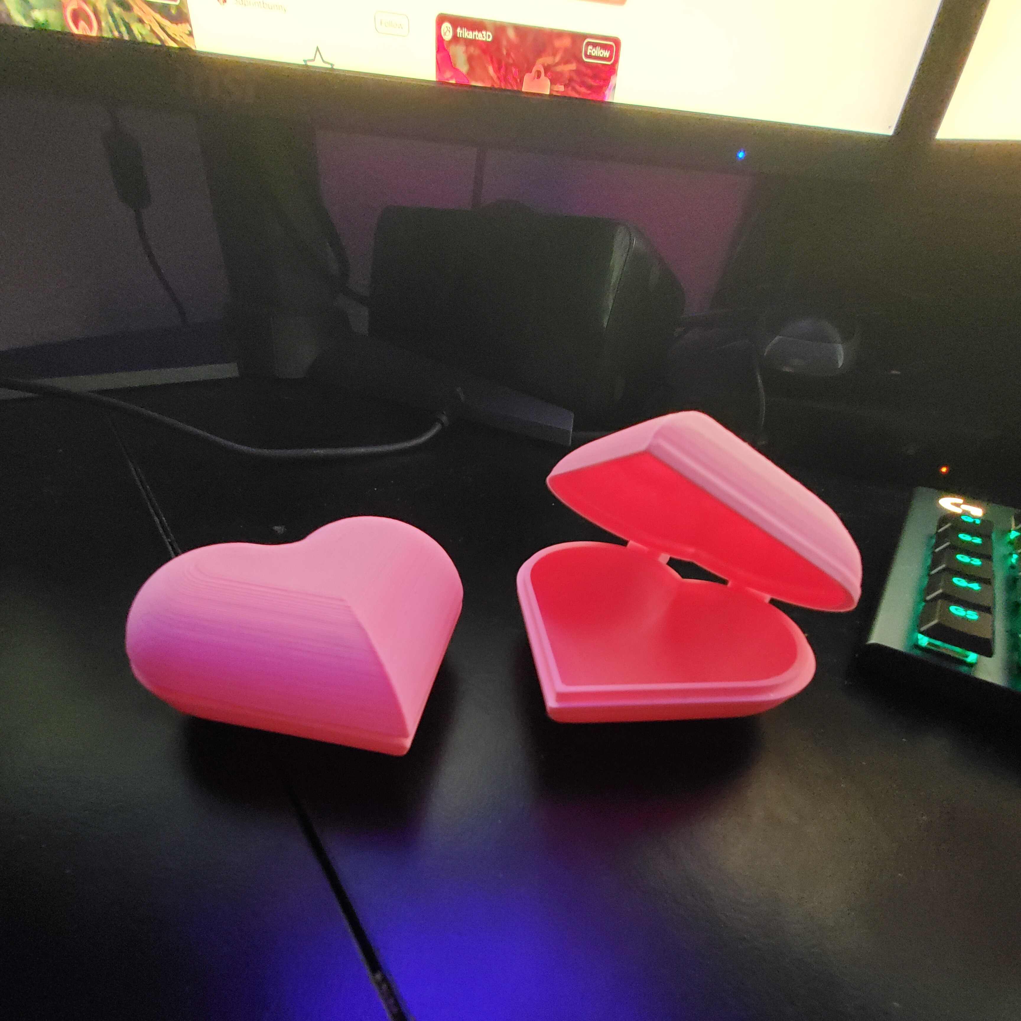 Heart Shaped Box w/ Hinges