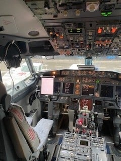 ipad cradle cockpit 737