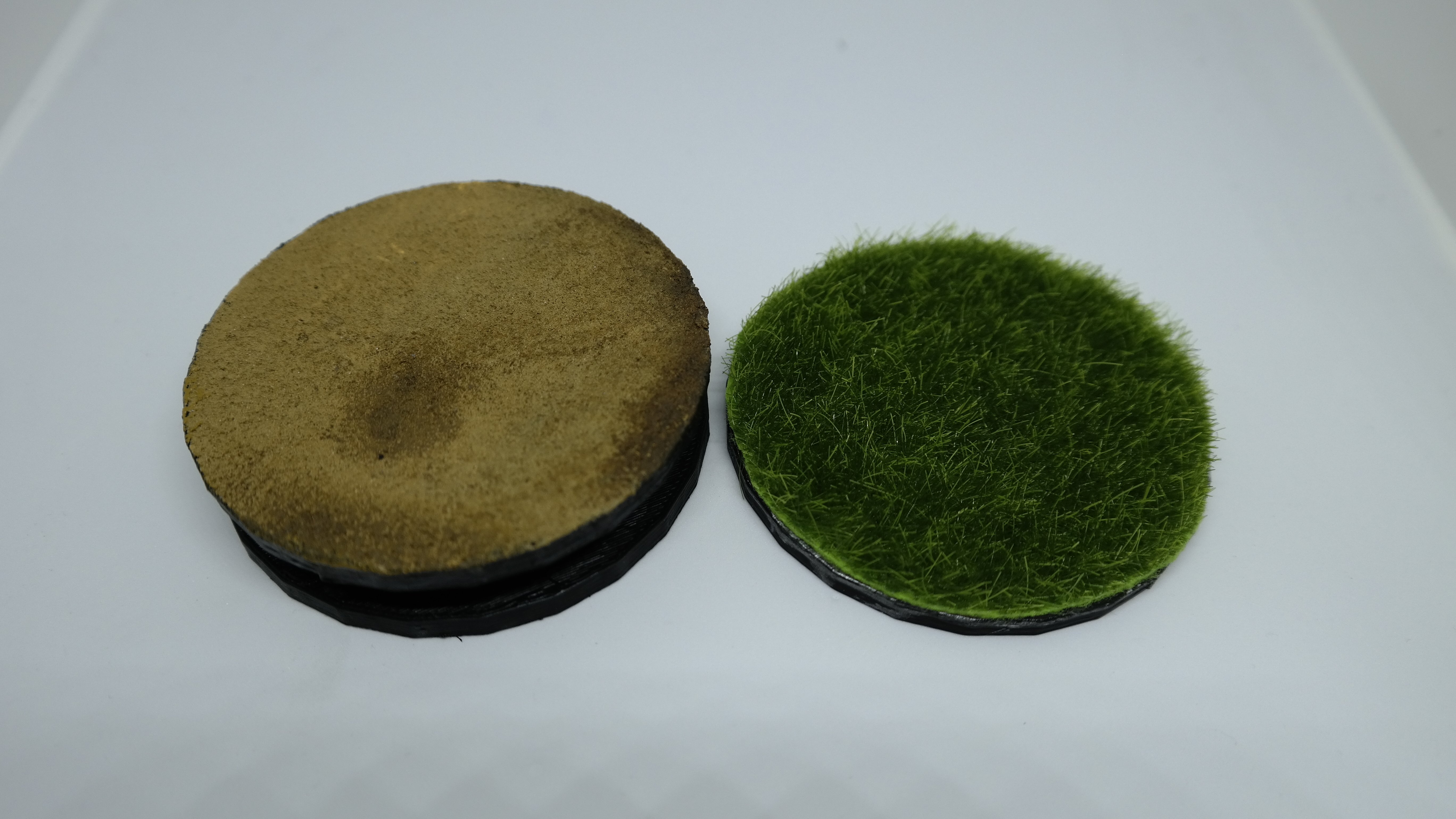 Led-supported small-base diorama (80∅)