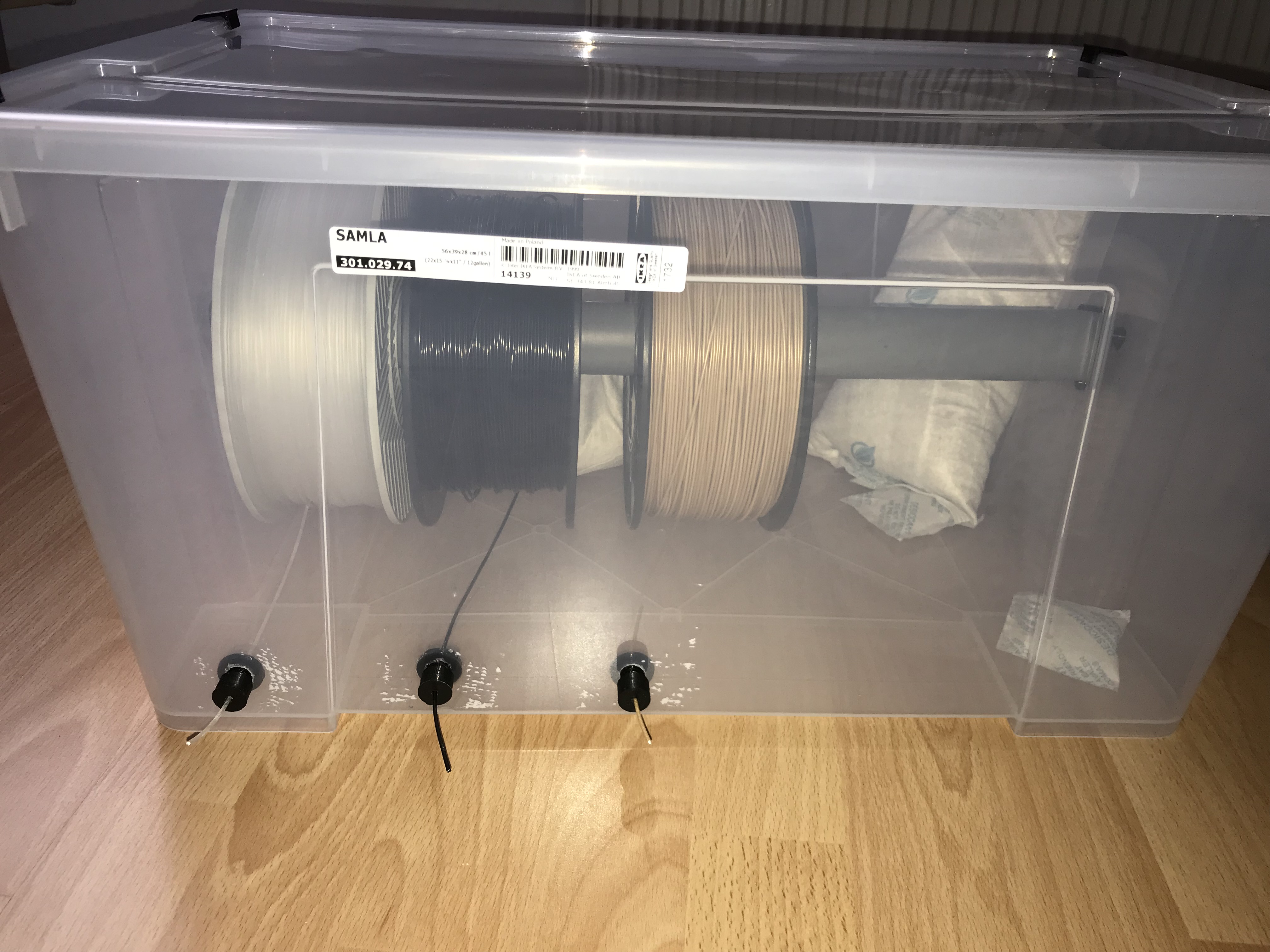 Dry Box Filament Passage with Filter