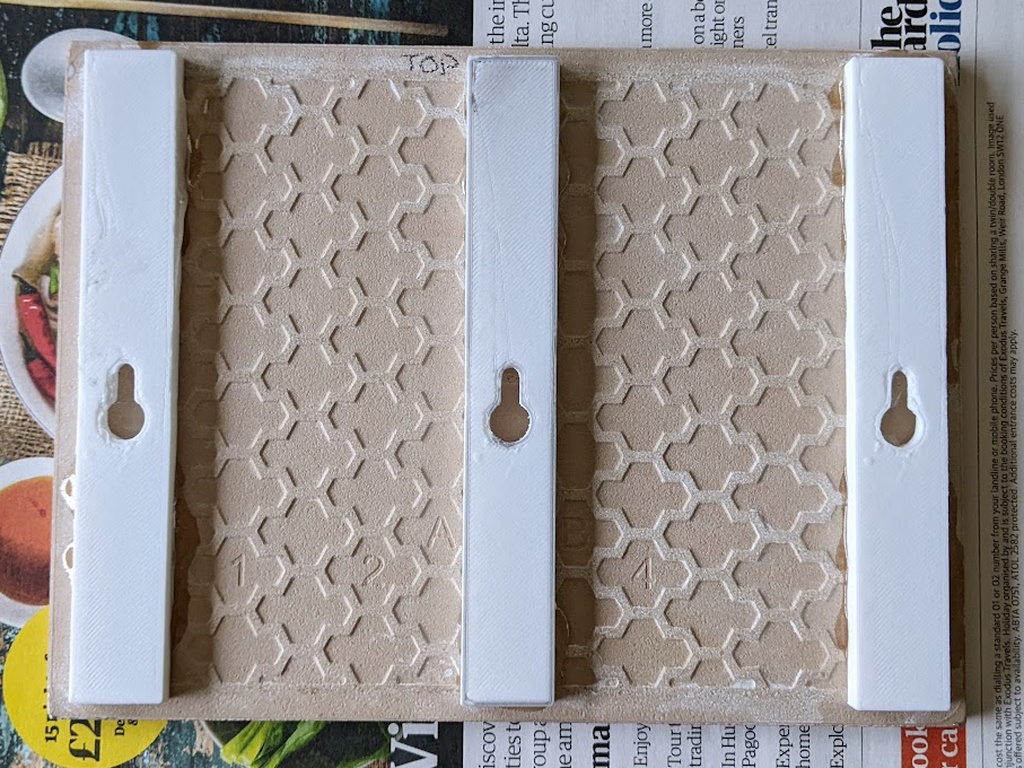 Ceramic Tile Keyhole Hanger