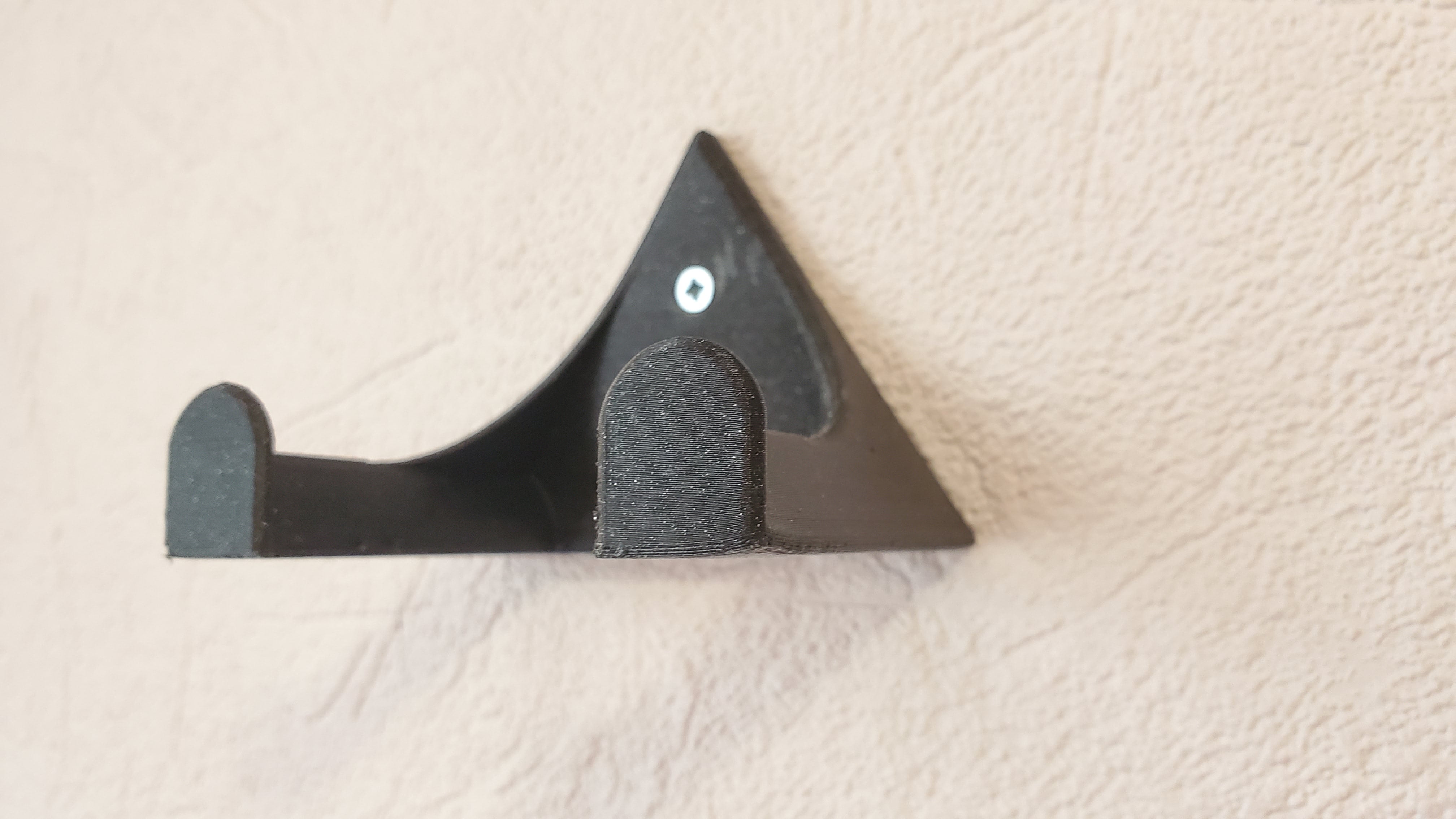 Simple guitar/skateboard wall mount