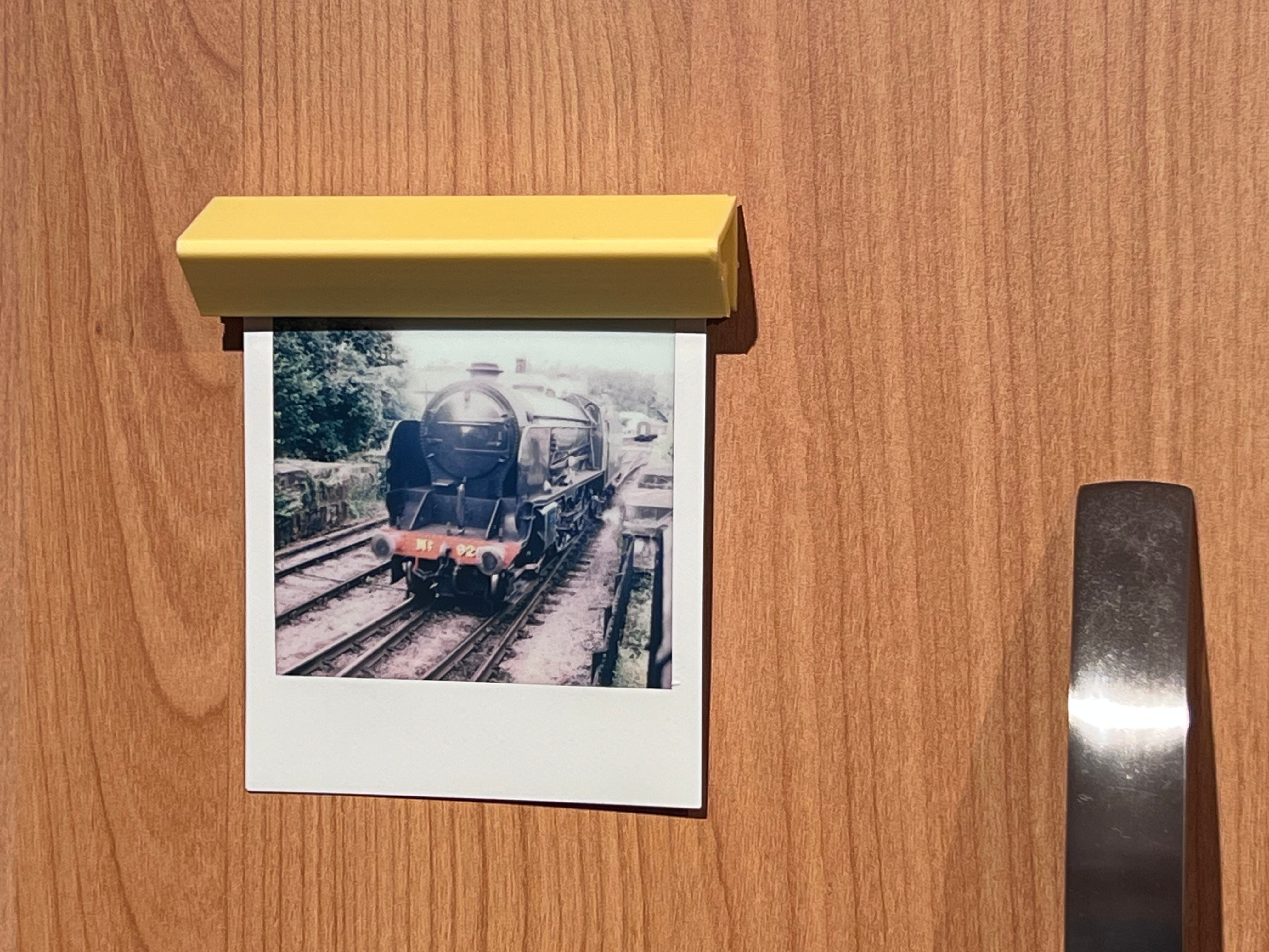 Gravity Picture Holder