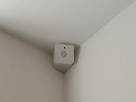 Hue motion sensor wall mount 30°