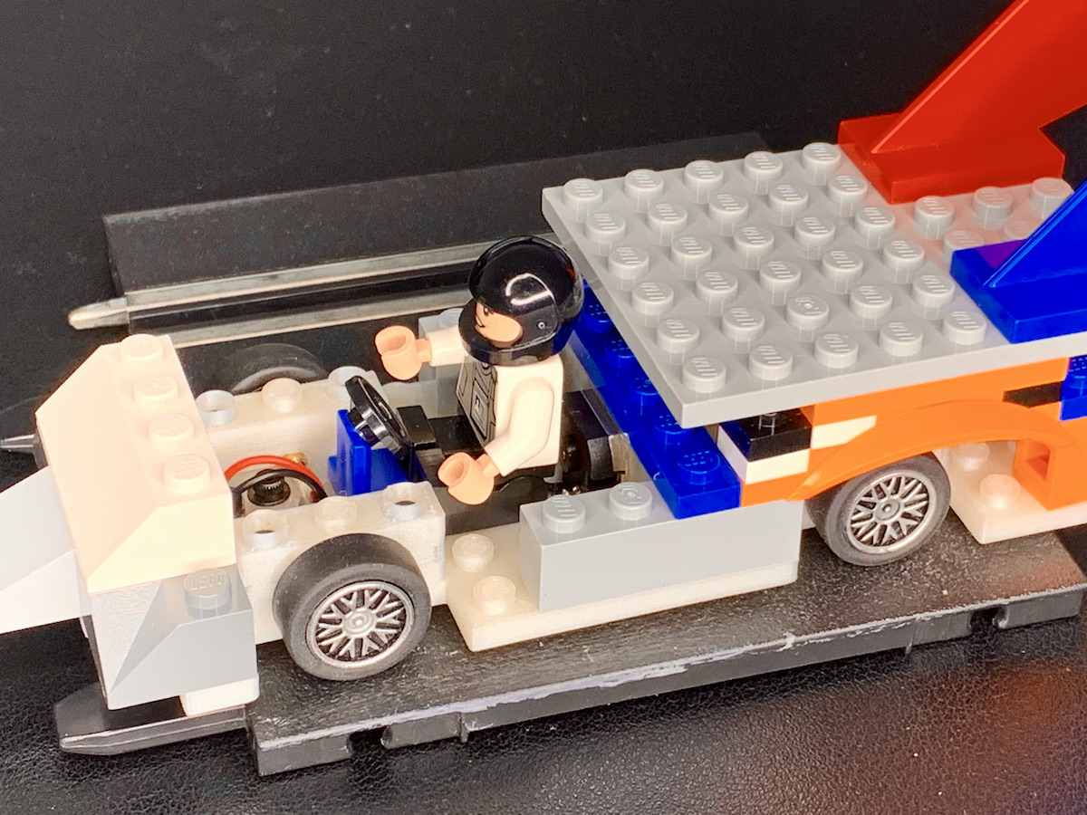 Lego compatible Slotcar chassis for Carrera Go