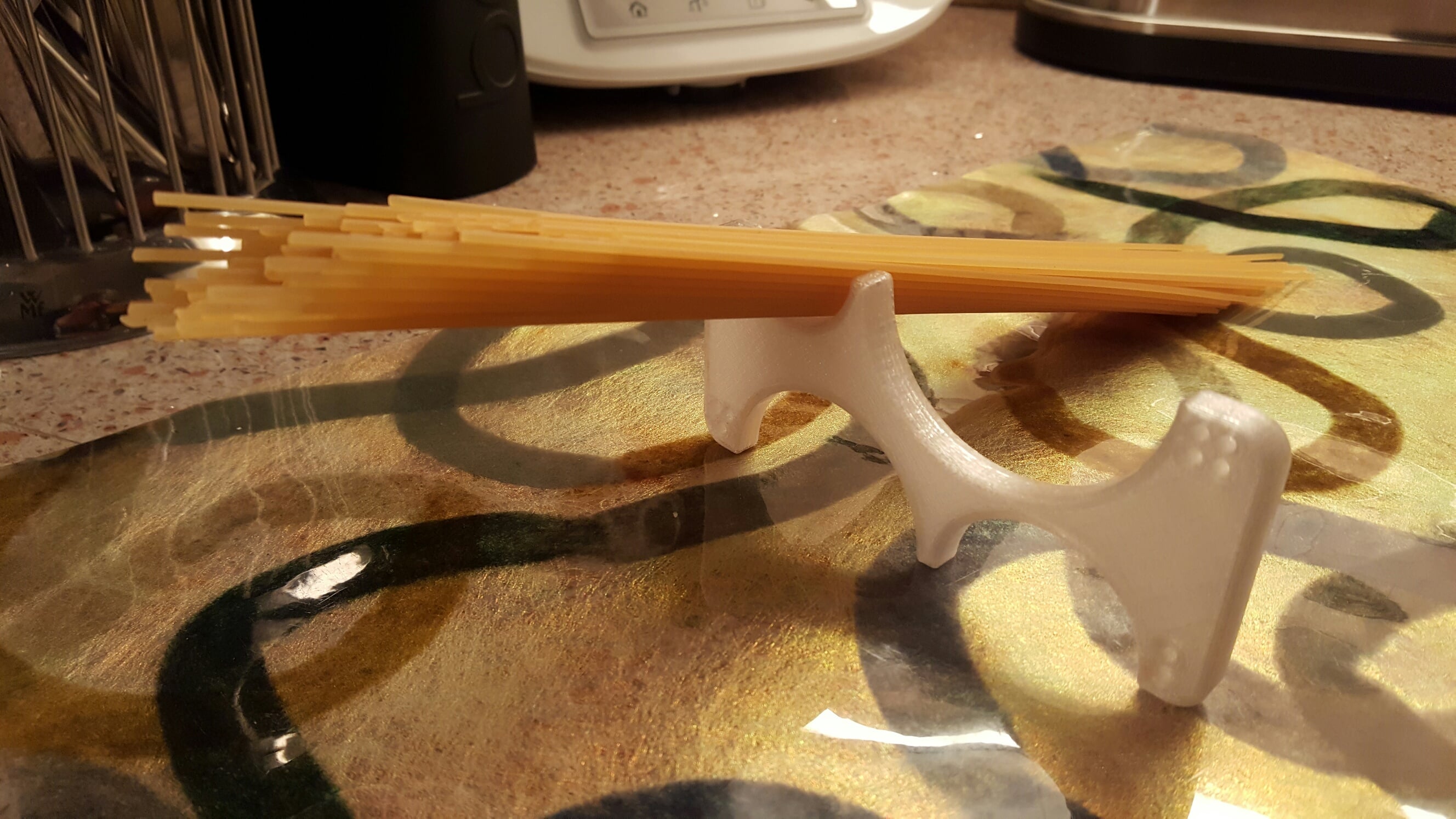 Another -but different and geometrically proportionate- spaghetti measuring tool