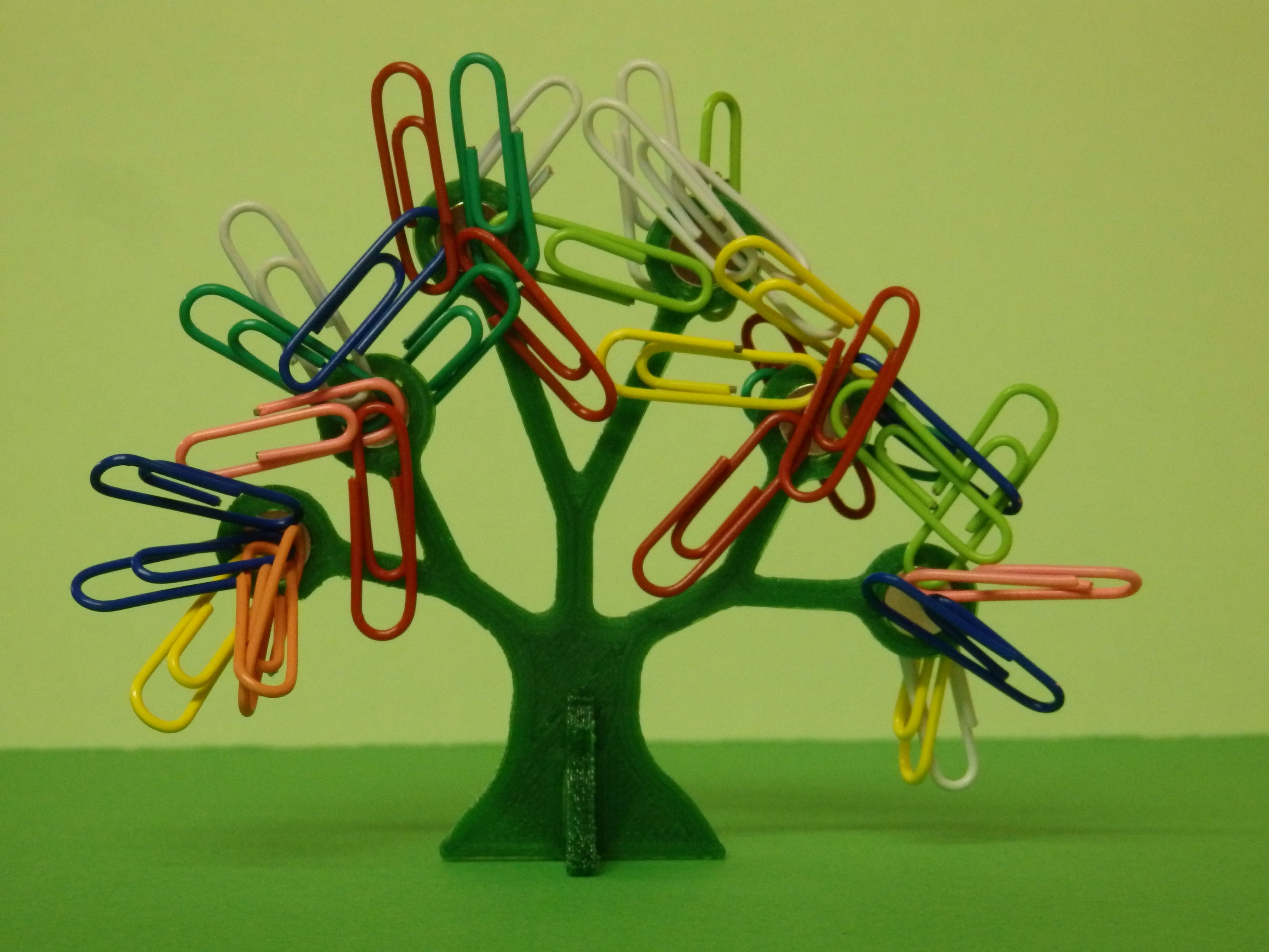 Paper clip tree / Arbre à trombones