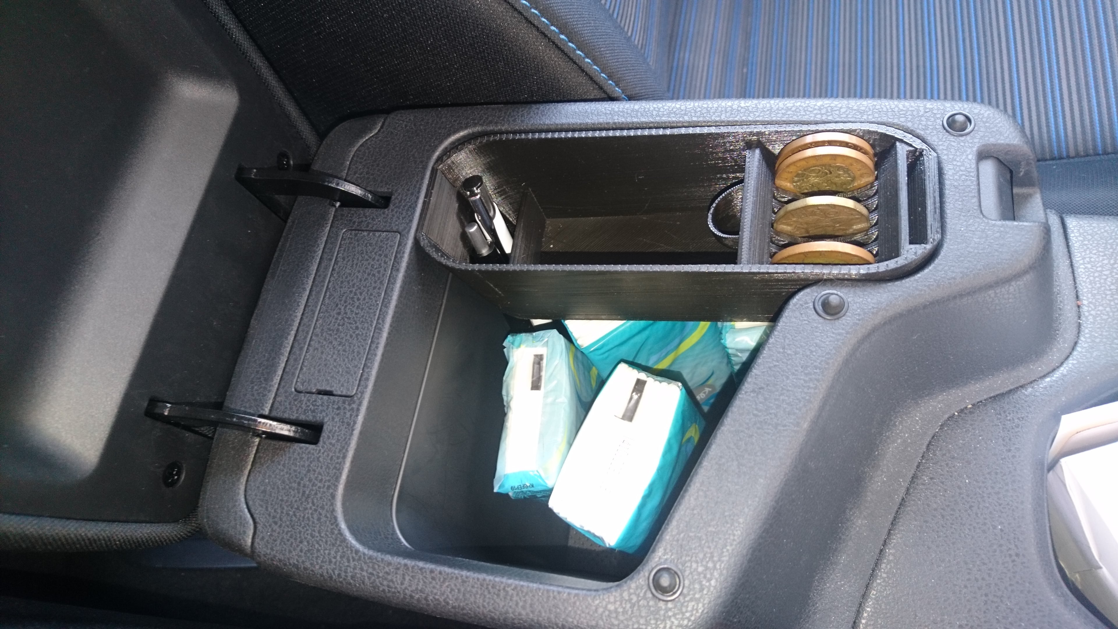 Tray with coin/pen holder and piggy bank for Nissan Leaf 2018