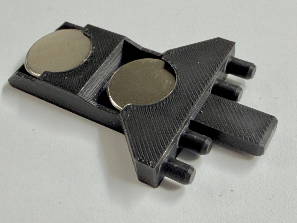 Magnetic Lego art mount