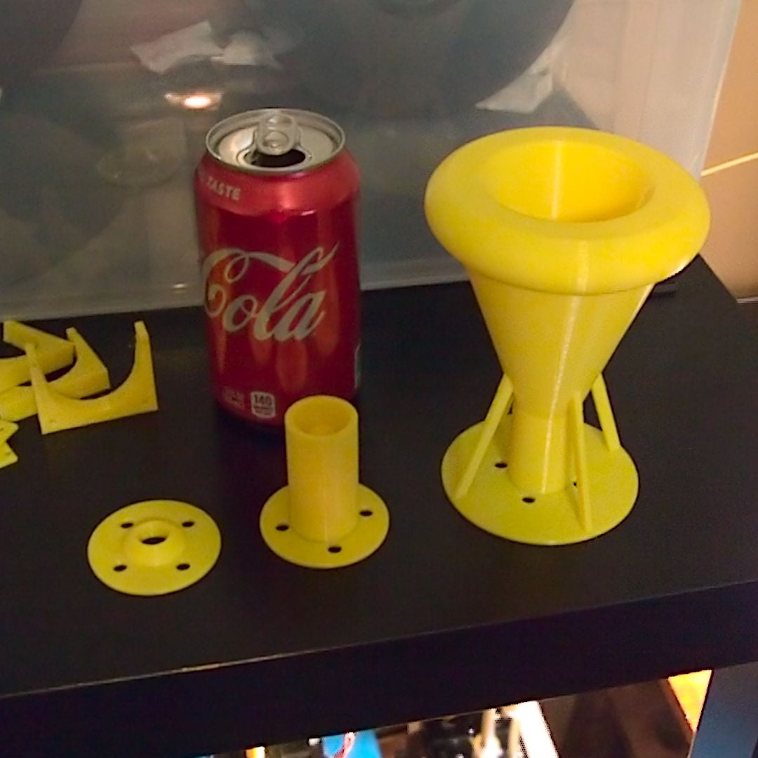 Filament feed thru for LACK table top mounted dry box