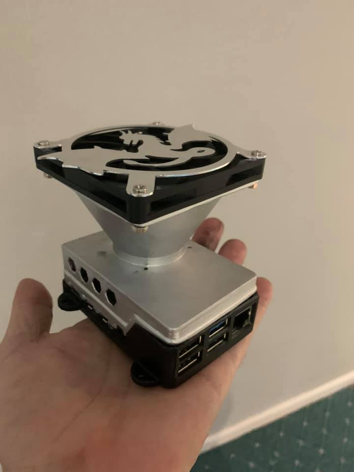 Raspberry Pi 4 case with 80mm fan