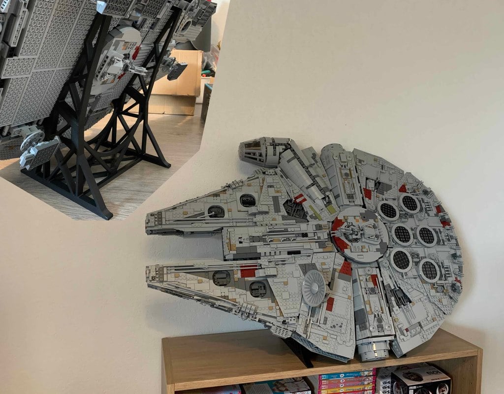 Stand LEGO Millenium Falcon (75192)