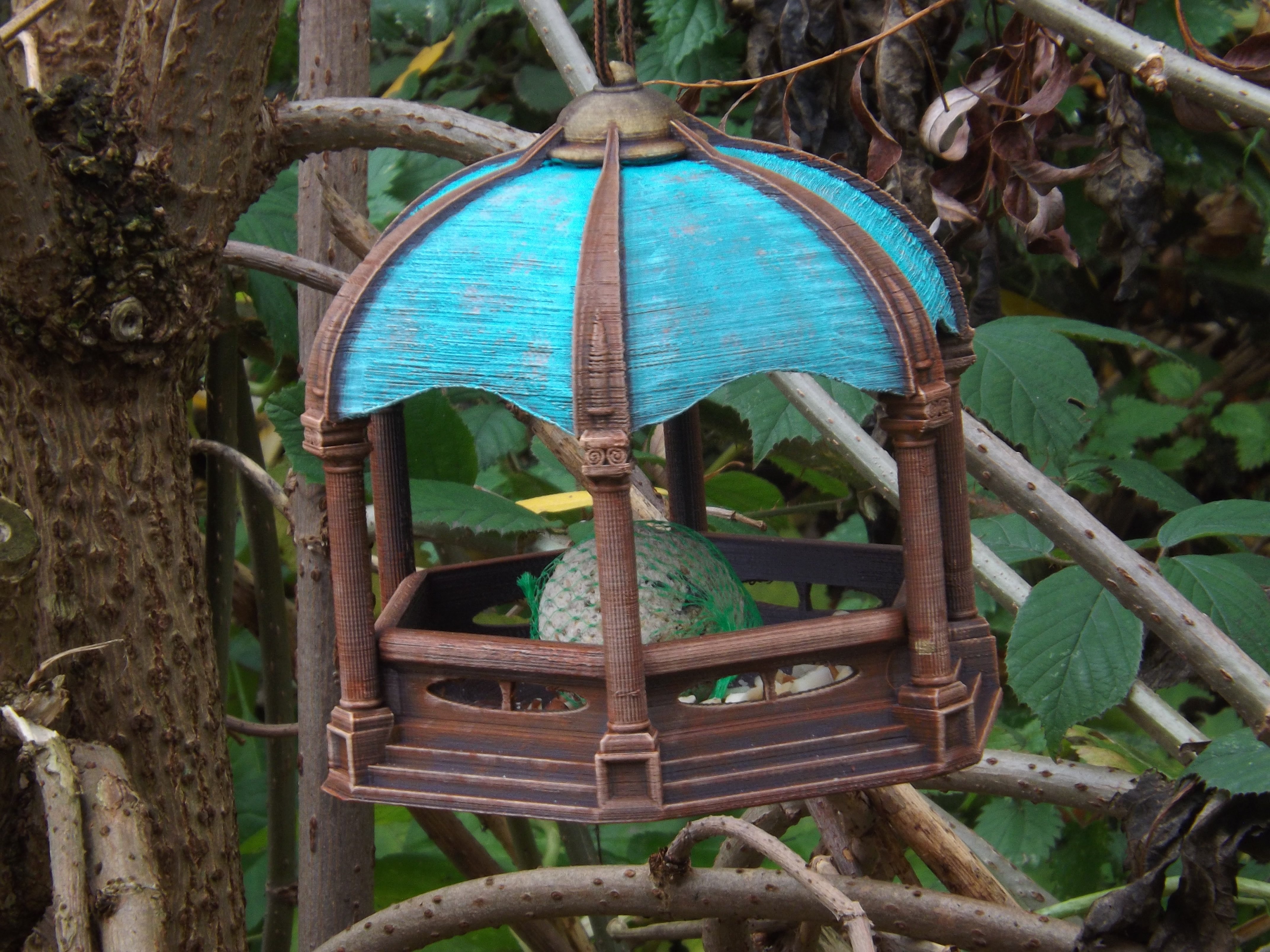 Orn8 Birdfeeder